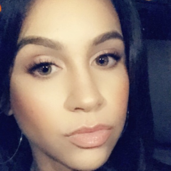 Meet your Posher, Michaela - Picture 1 of 1